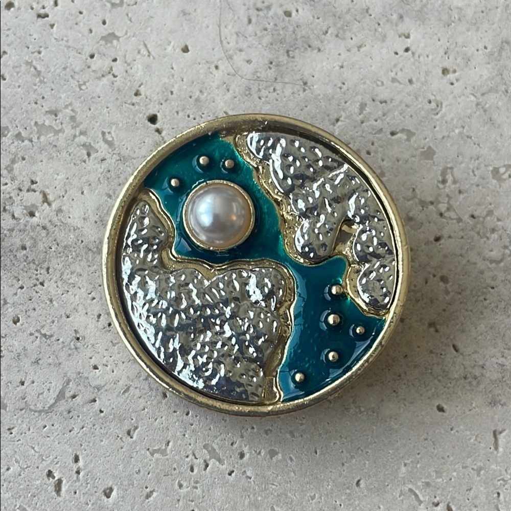 Saks Fifth Avenue Silver and Blue Brooch with Textured Design